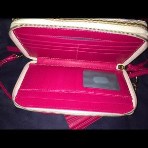 Dooney & Bourke Portafogli Accessorio Sammi Charm - Design Americano, Dimensioni 7,5x7,5x14,5 Cm